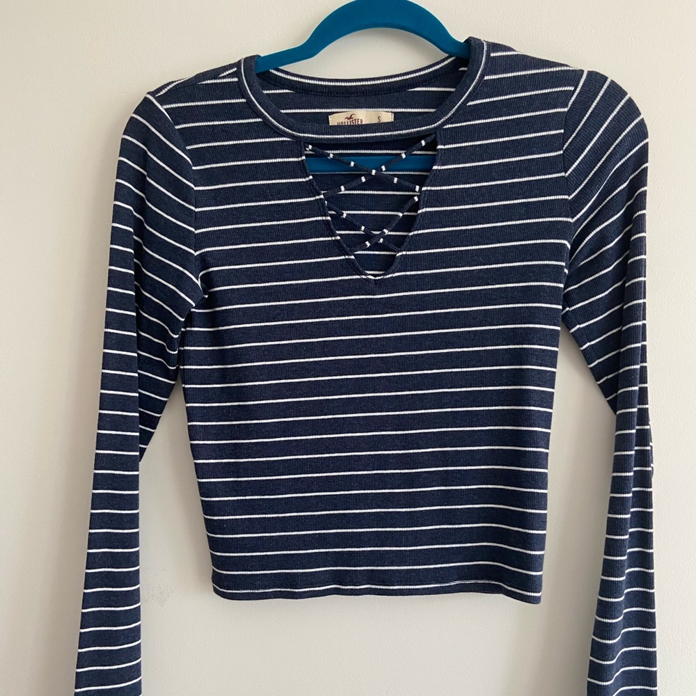 Hollister top